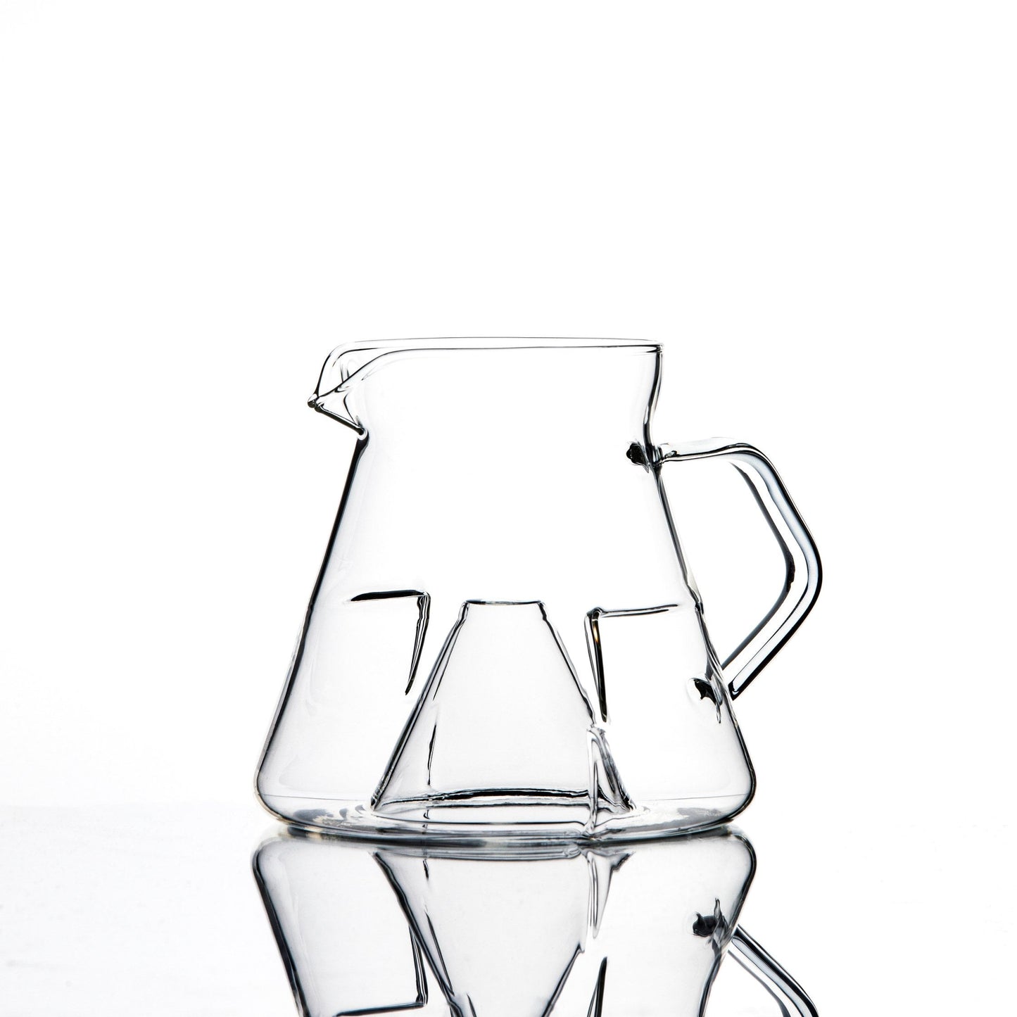 ICOSA - Avensi Wave - Cyclone Carafe