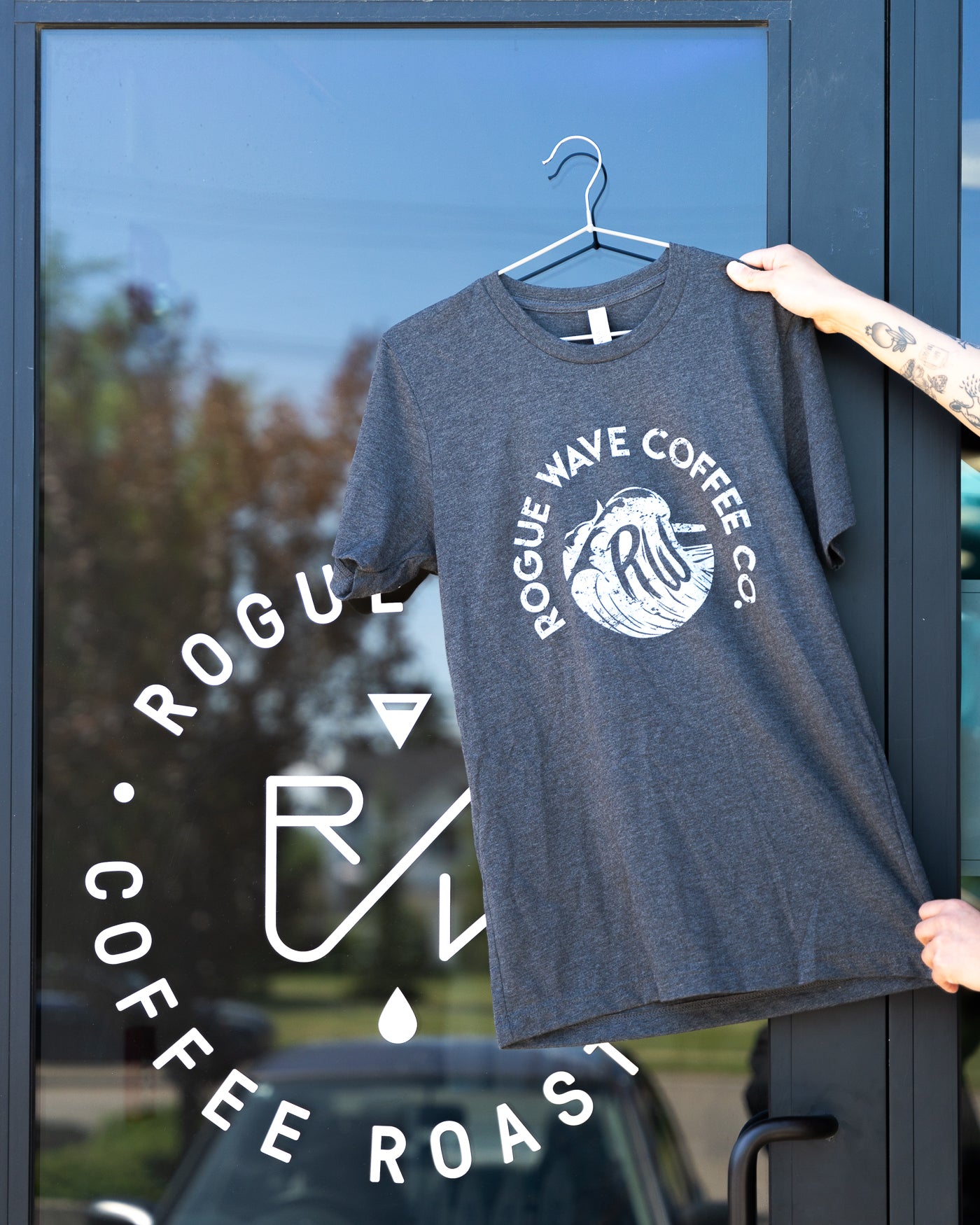 Rogue Wave Coffee T-shirt - Vintage Logo