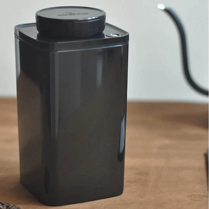 Ankomn - Turn-N-Seal Vacuum container - BLACK