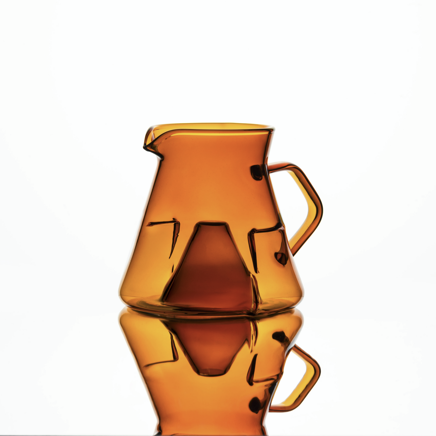 ICOSA -  Avensi Wave - Cyclone Carafe 550mL