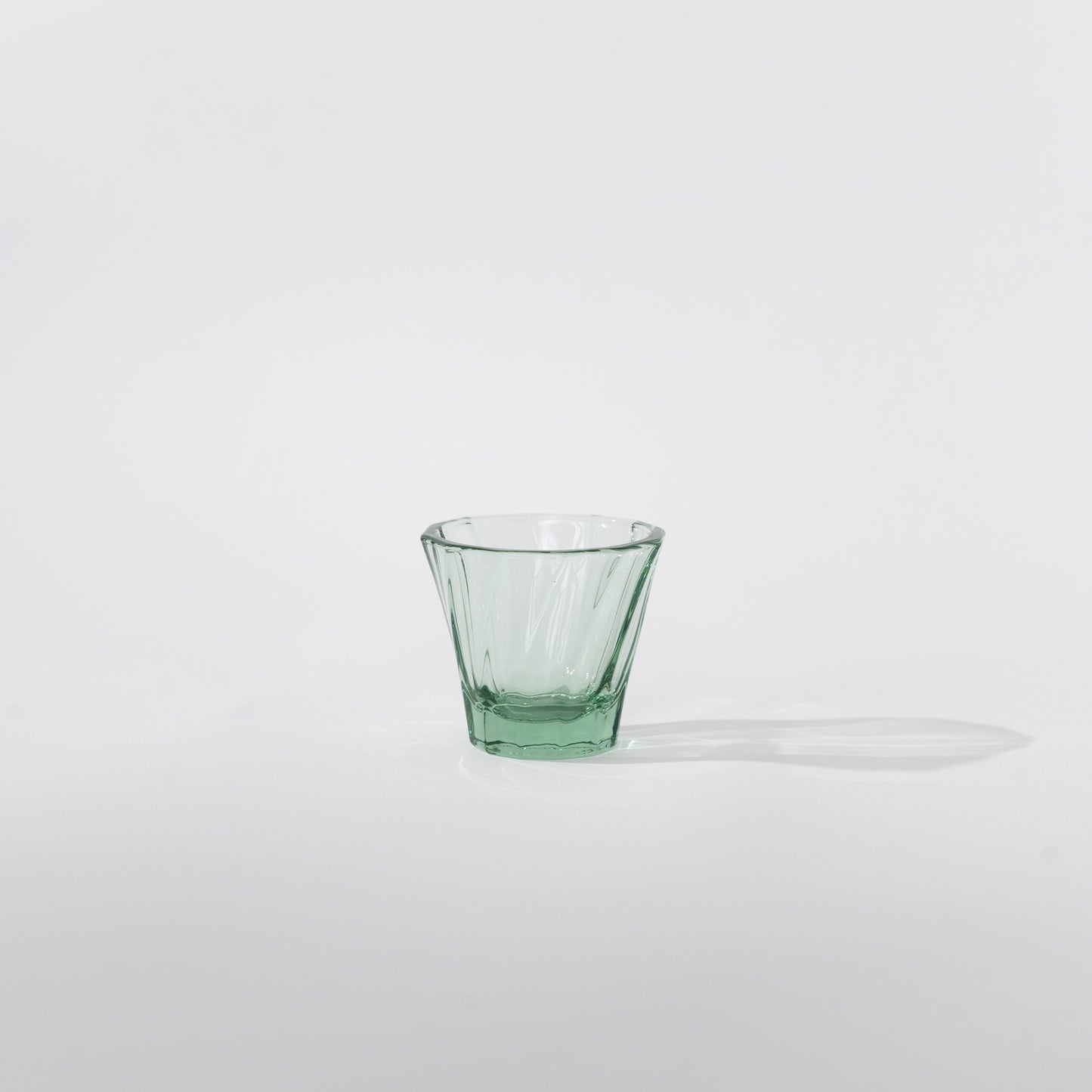 Glass is a great alternative material to our porcelain cups. It is a green, 100% recyclable, strong and non porous material.  It has a thickness of 5mm, which retains heat extremely well. 